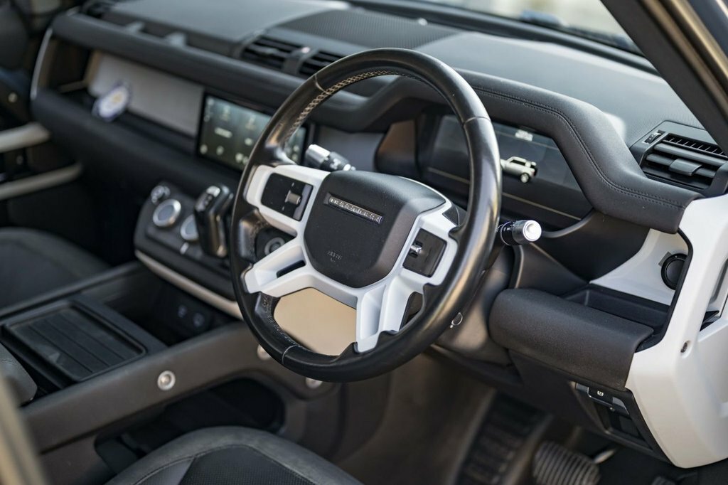 Land Rover Defender 110 2L Se Blue #2