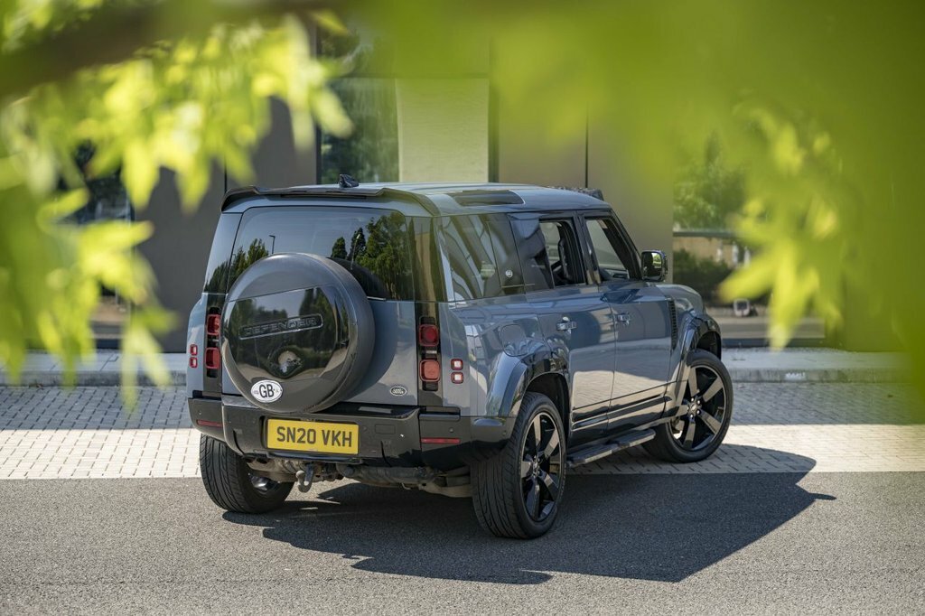 Land Rover Defender 110 First Edition Green #21