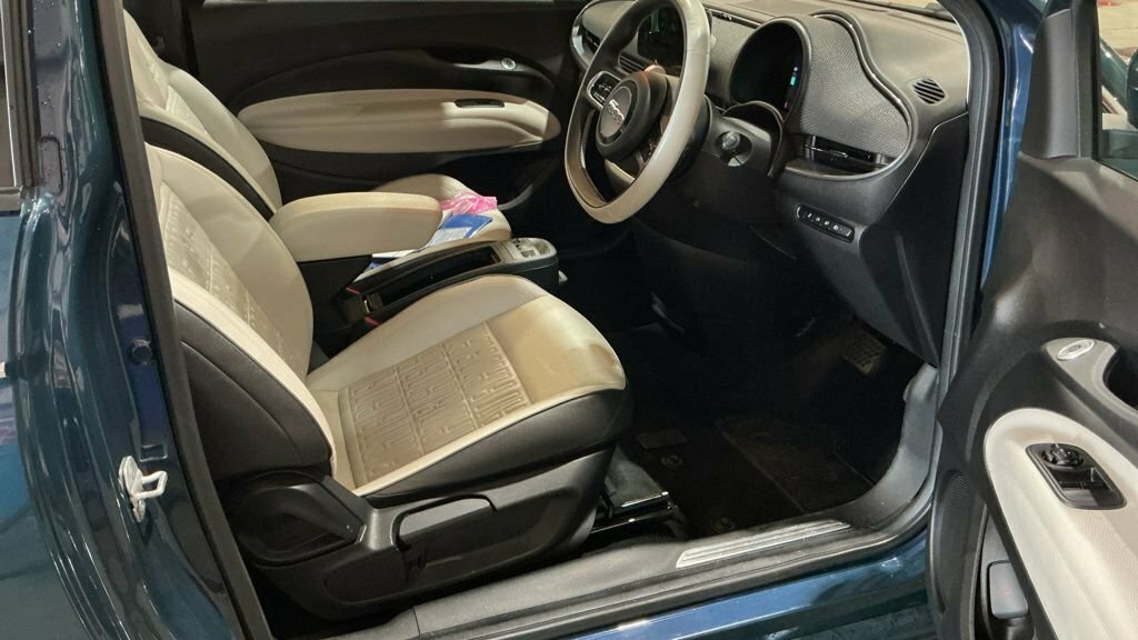 Fiat 500E Hatchback Green #2