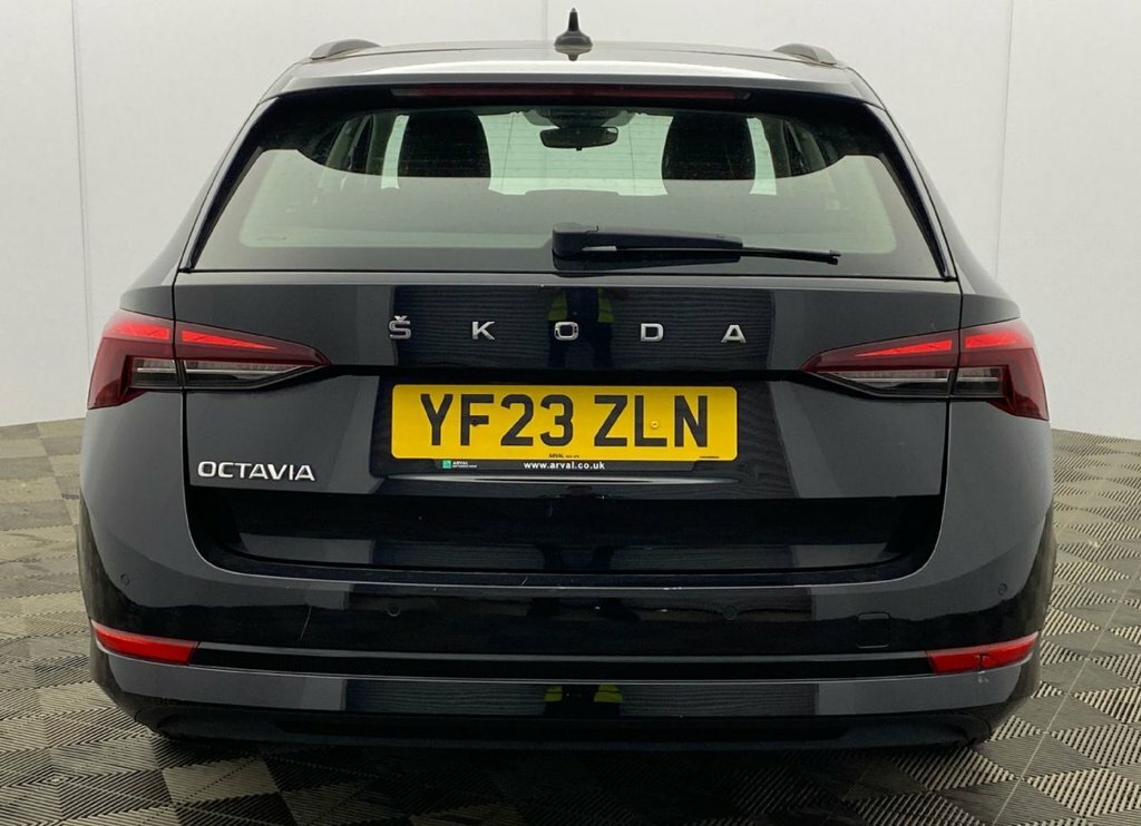 Skoda Octavia 1.5L Se Black #5