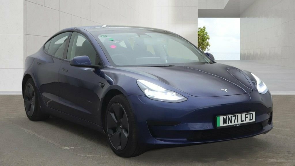Tesla Model 3 Saloon Blue #4