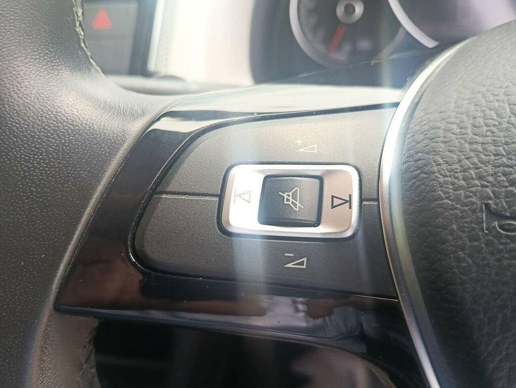 Volkswagen Up 1.0 Up Beats Black #17