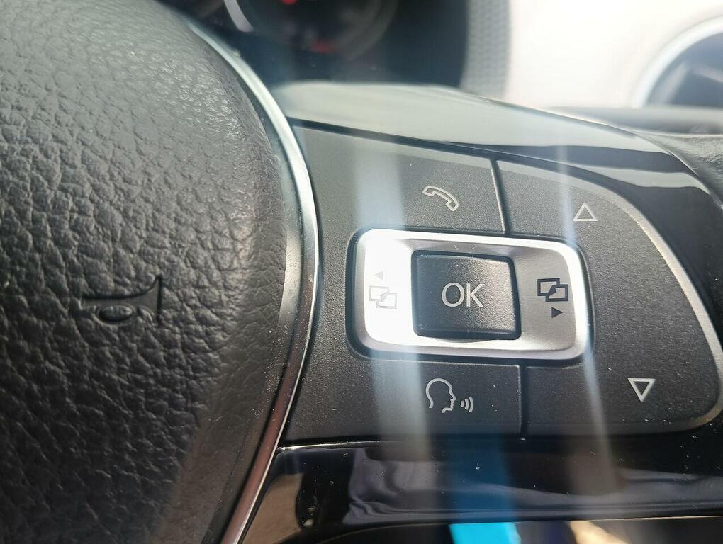 Volkswagen Up 1.0 Up Beats Black #18
