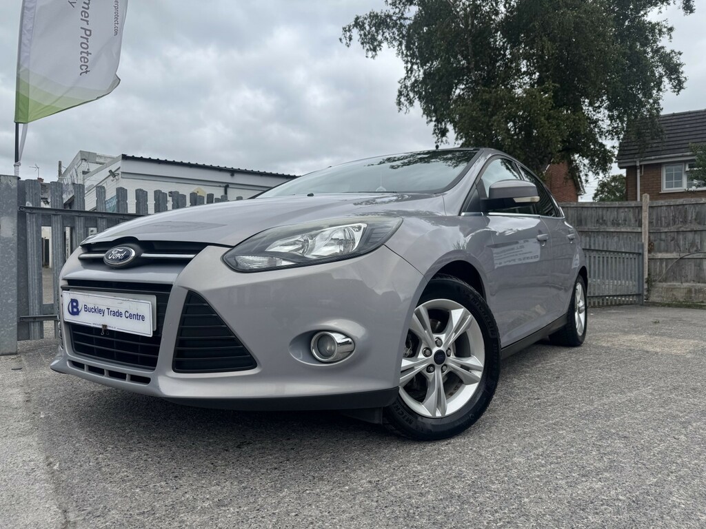 Ford Focus Hatchback 1.6 Zetec 201111 Silver