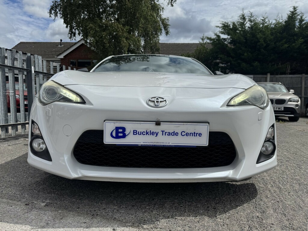 Toyota GT86 Coupe 2.0 Boxer D-4s 201313 White #3