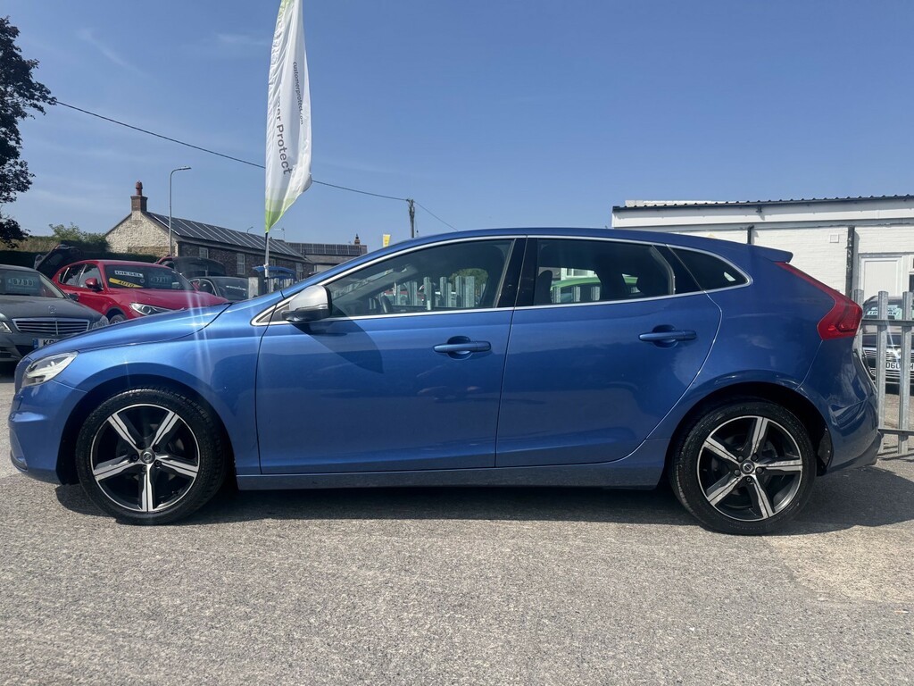 Volvo V40 Hatchback 2.0 R-design D2 201717 Blue #2