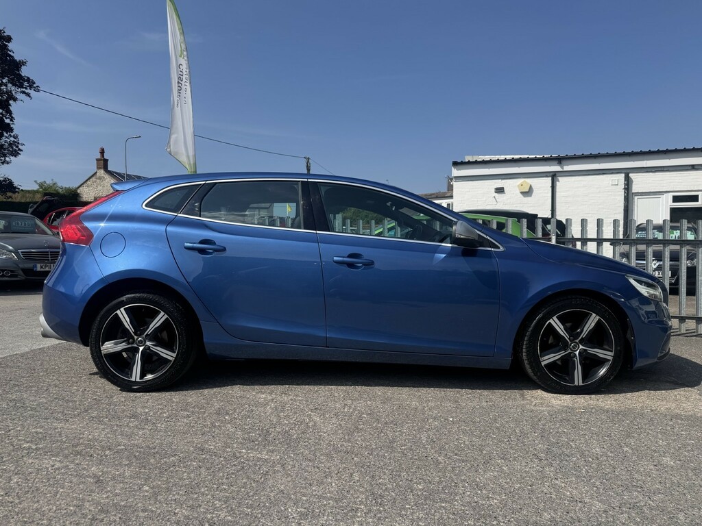 Volvo V40 Hatchback 2.0 R-design D2 201717 Blue #6