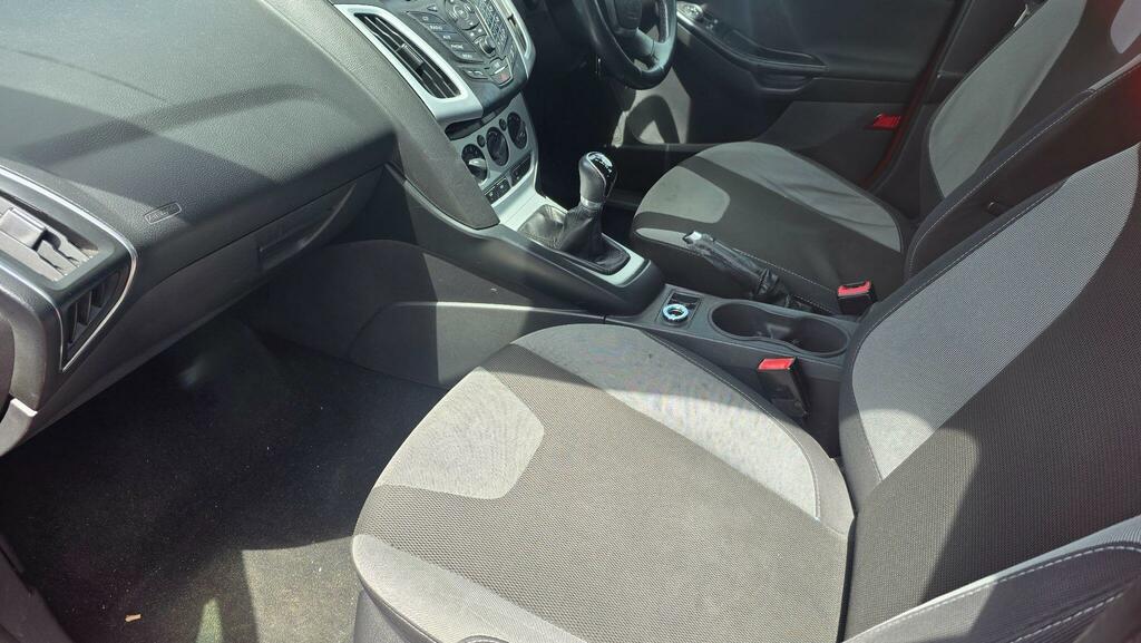 Ford Focus 1.6 Zetec Euro 5 White #28