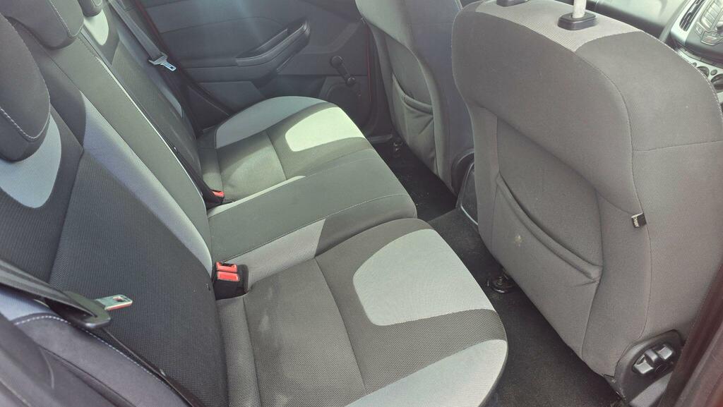 Ford Focus 1.6 Zetec Euro 5 White #16