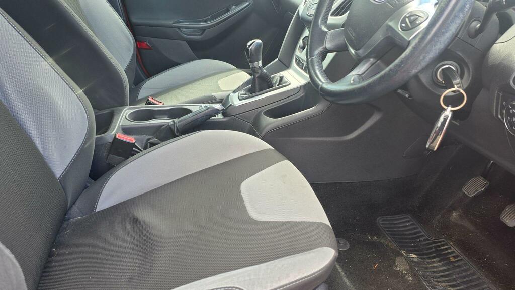 Ford Focus 1.6 Zetec Euro 5 White #14