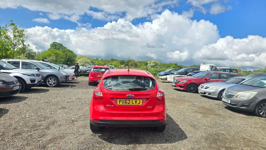 Ford Focus 1.6 Zetec Euro 5 White #9