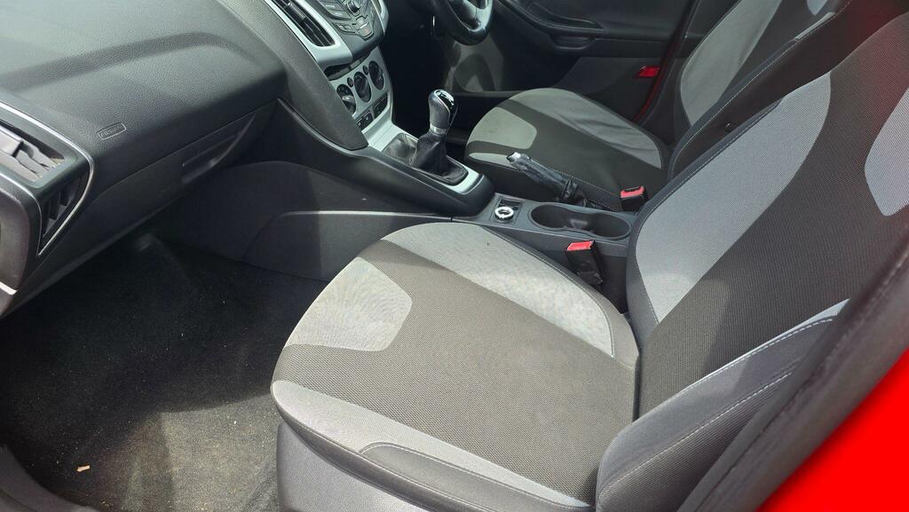 Ford Focus 1.6 Zetec Euro 5 White #29