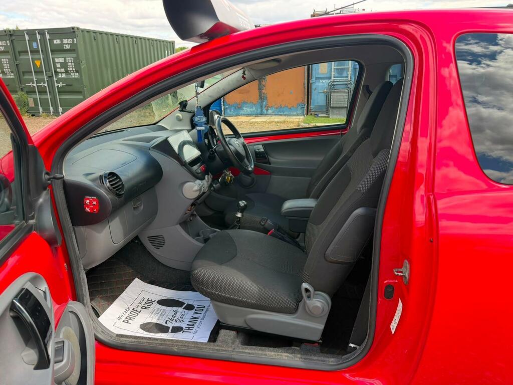 Toyota Aygo Hatchback Black #45