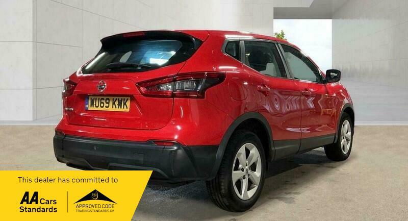 Nissan Qashqai 1.5 Dci Acenta Premium WU69KWK Red #4