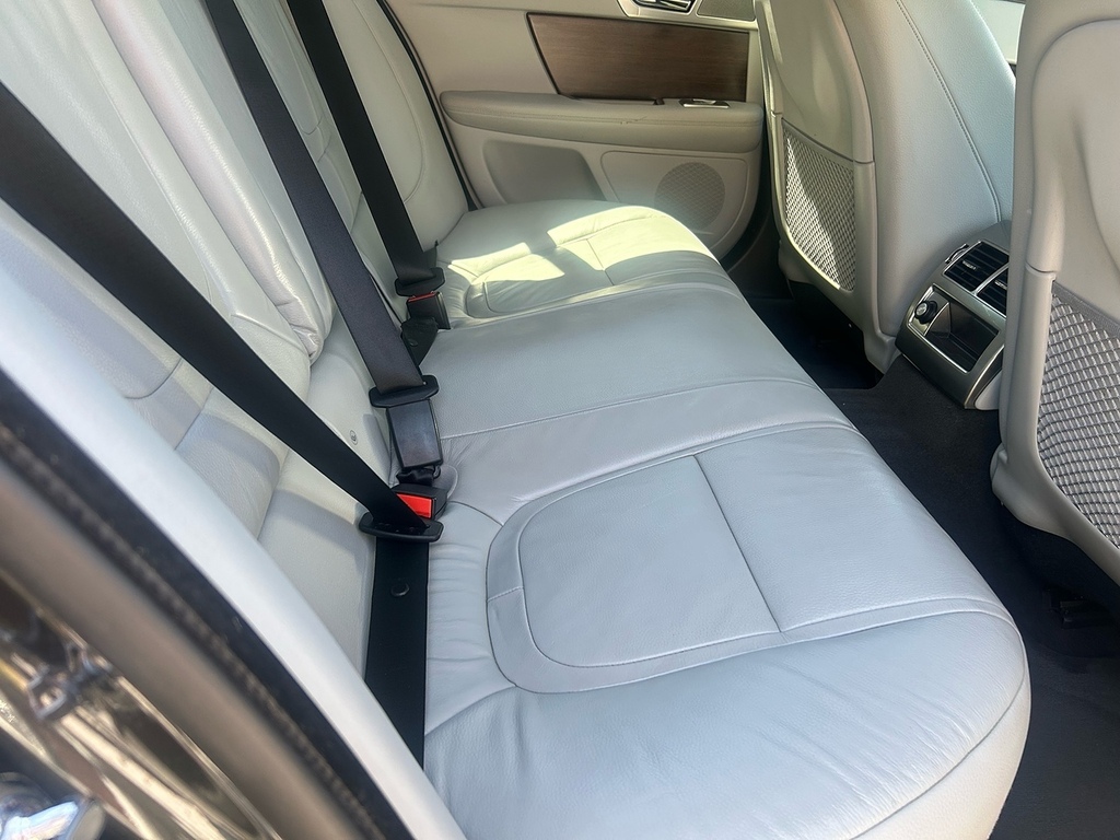 Jaguar XF D Luxury Grey #6
