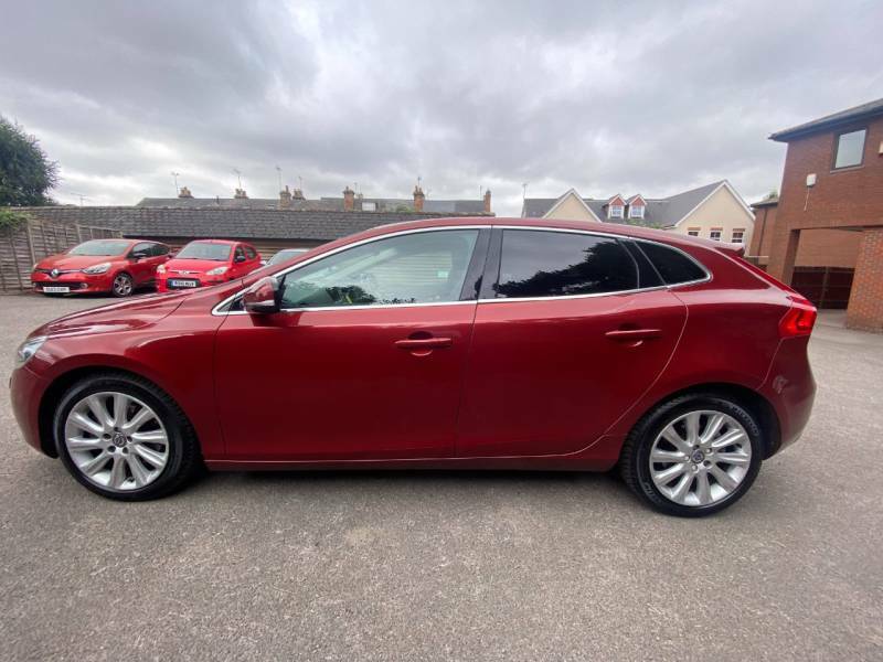 Volvo V40 D3 Se Lux Nav Red #4