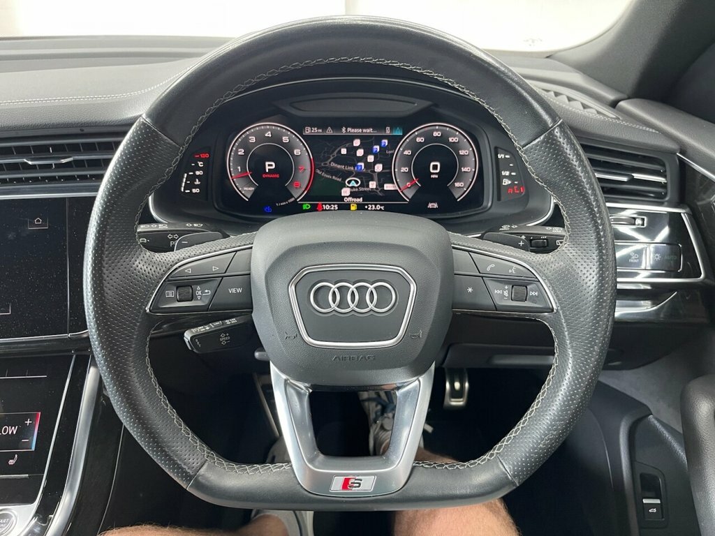 Audi Q8 3L Black Edition Grey #5