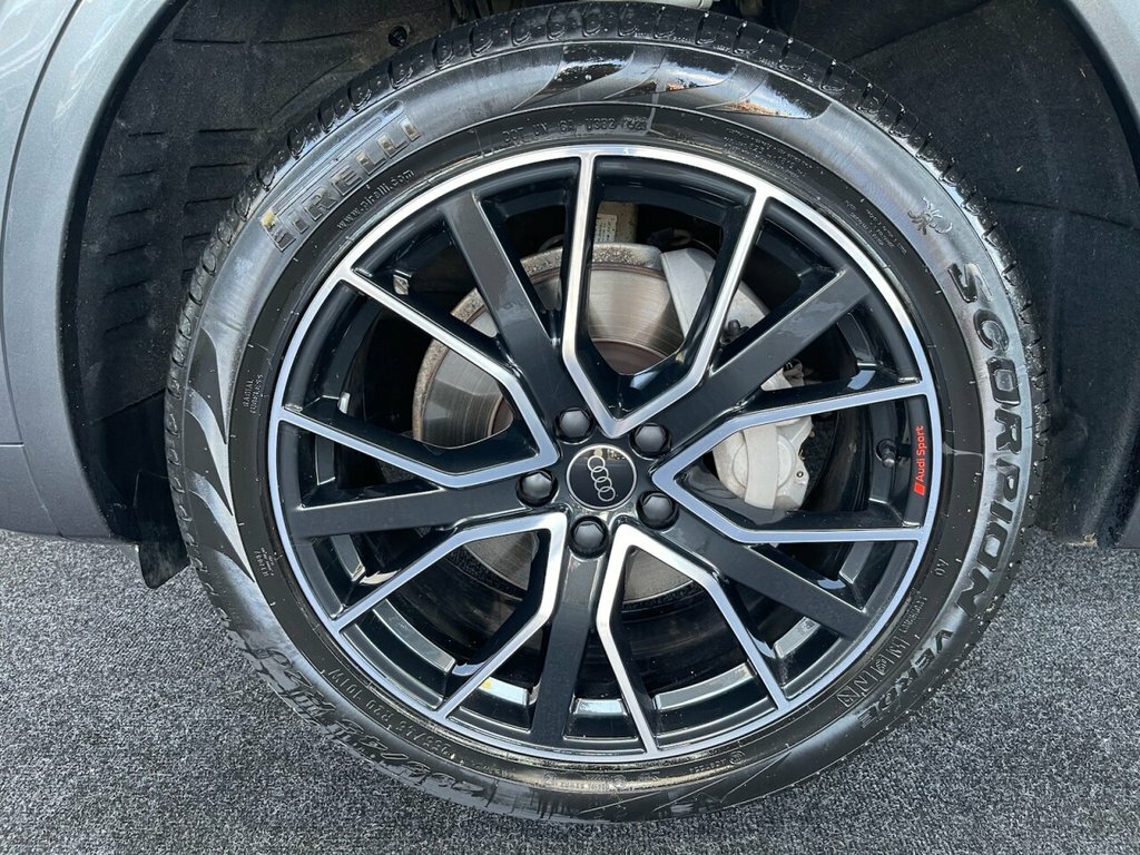 Audi Q5 2L Black Edition Grey #6