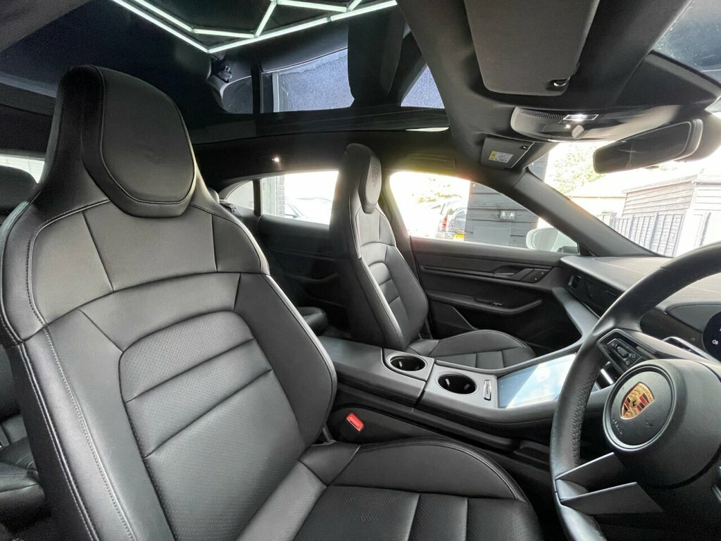 Porsche Taycan Estate White #4
