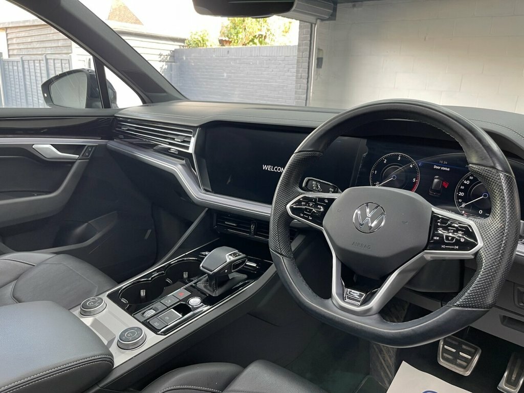 Volkswagen Touareg 3L Black Edition Black #5