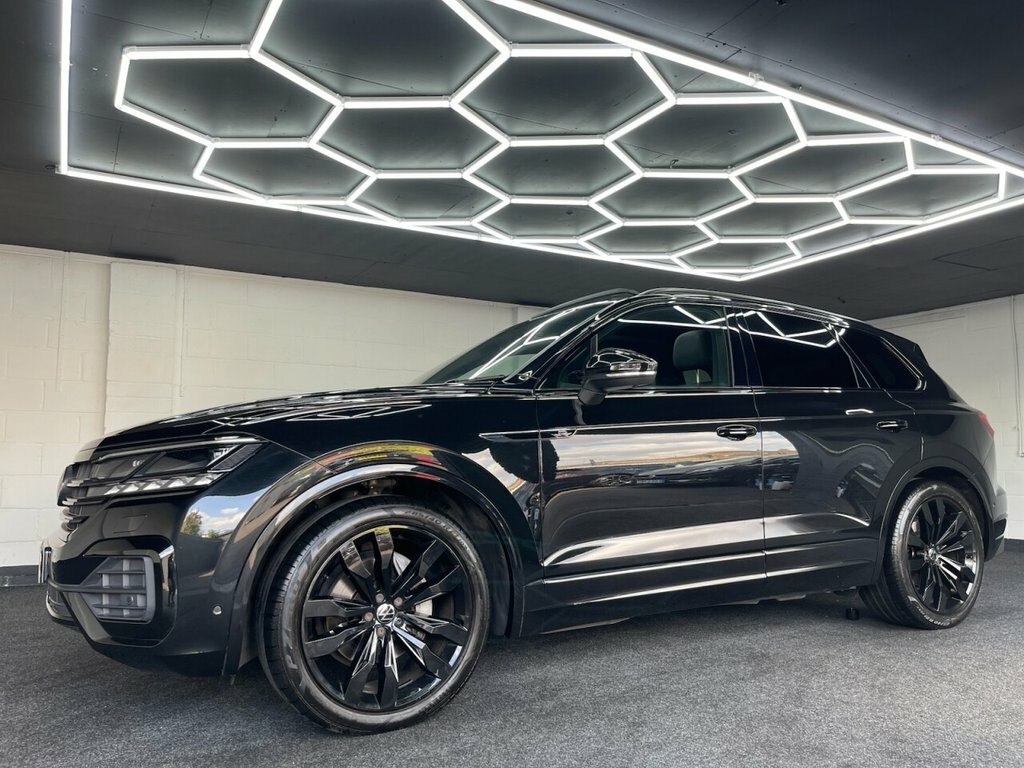 Volkswagen Touareg 3L Black Edition Black #2