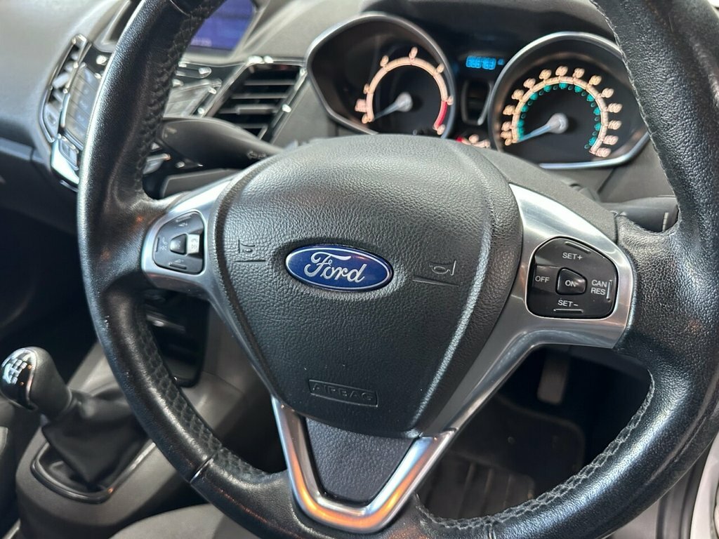 Ford Fiesta 1L Sport Silver #4