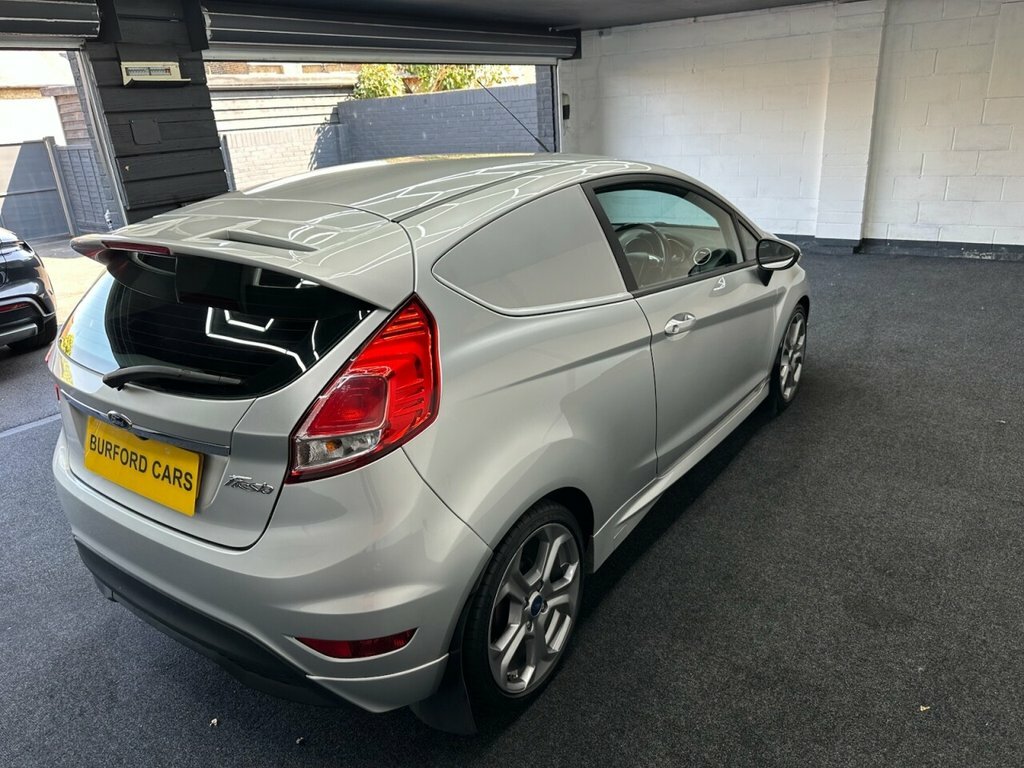 Ford Fiesta 1L Sport Silver #6