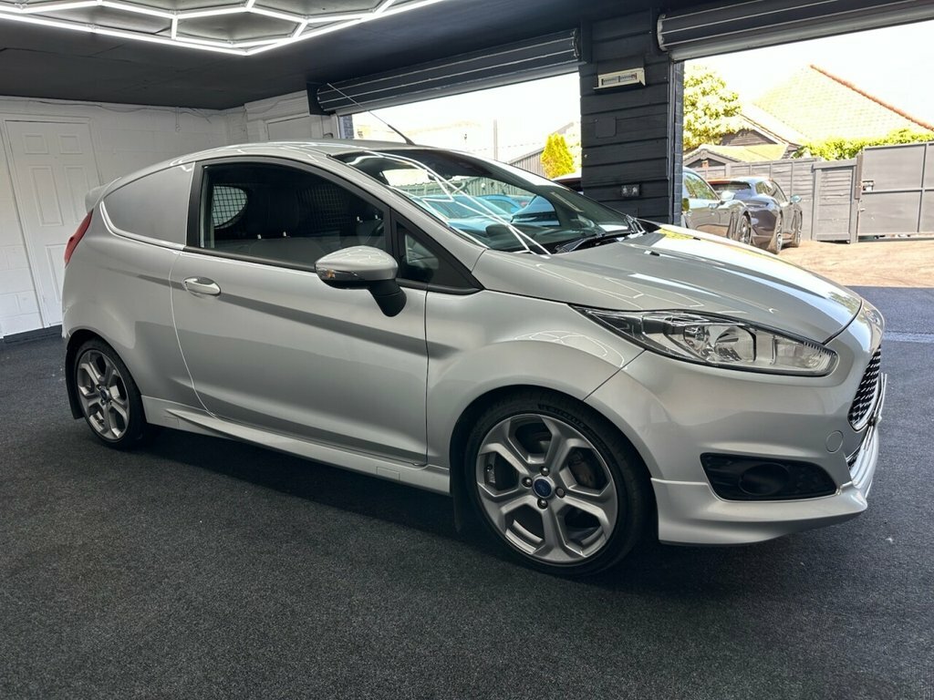 Ford Fiesta 1L Sport Silver #2