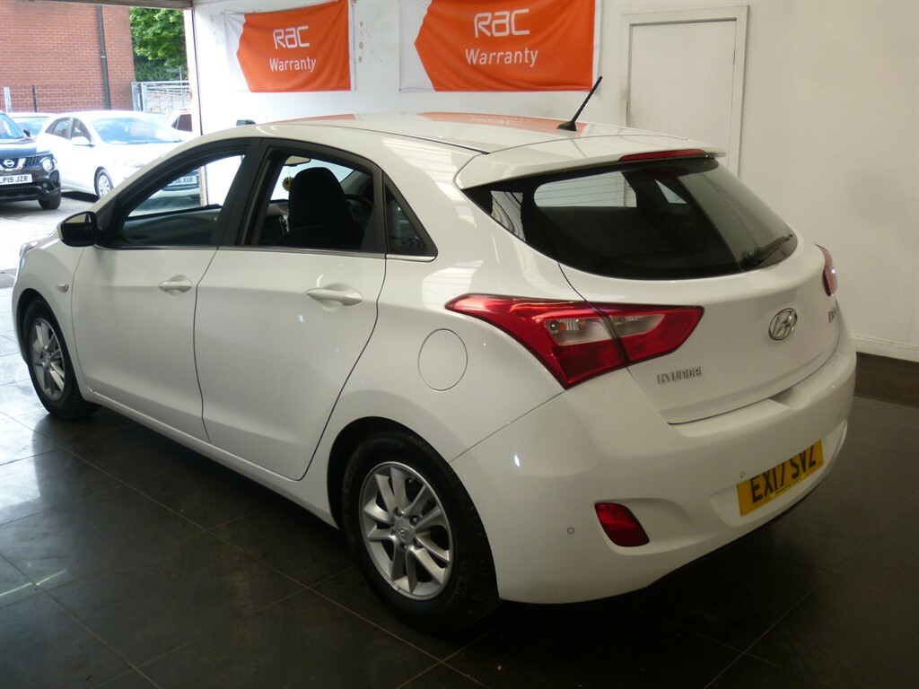Hyundai I30 Crdi Se Blue Drive White #6