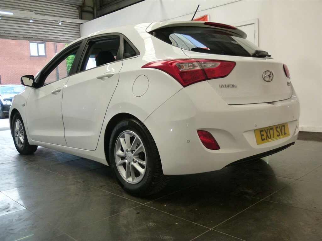 Hyundai I30 1.6 Crdi Se Nav Tourer Dct Euro 6 Ss Black #10