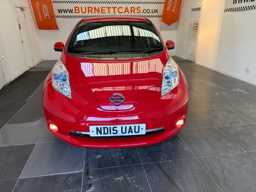 Nissan Leaf Tekna Red #2