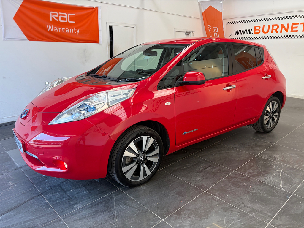 Nissan Leaf Tekna Red #5