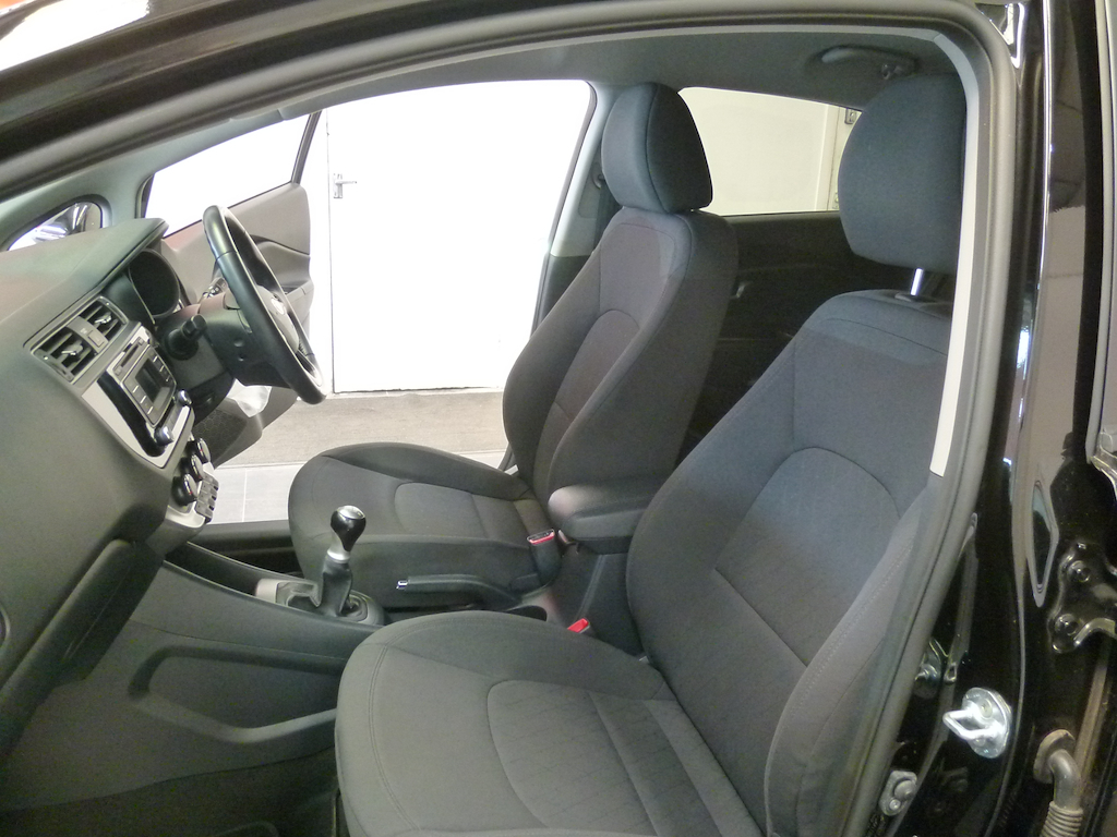 Kia RIO 1.25 Sr7 Black #13