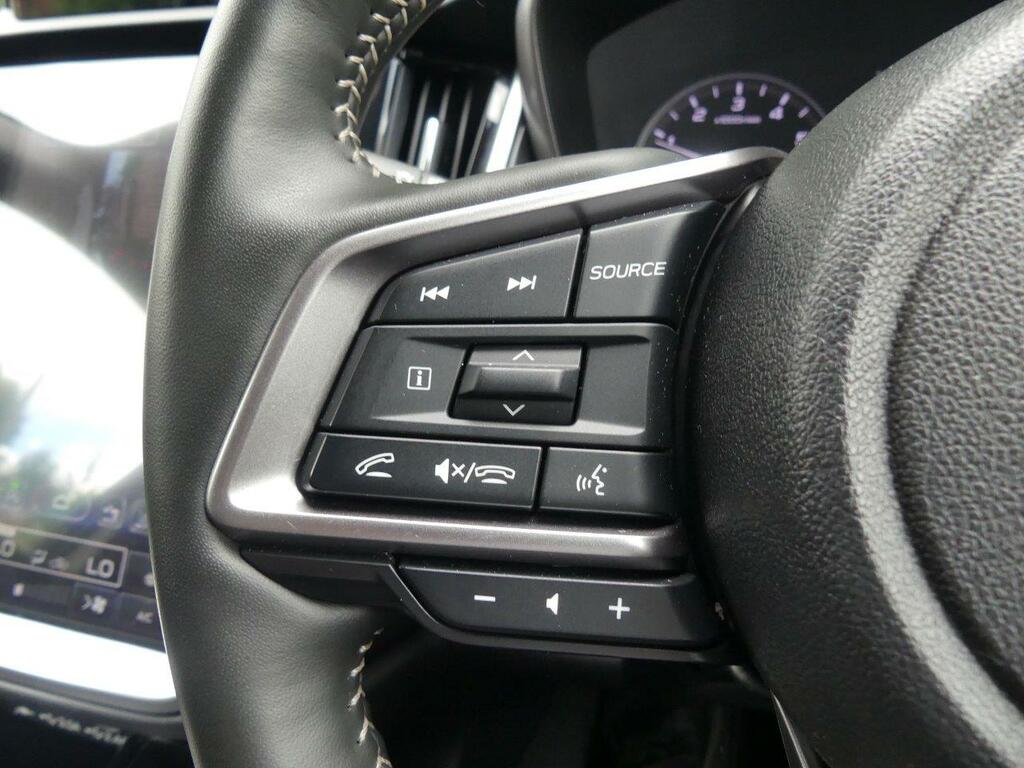 Subaru Outback Subaru Outback 2525 2.5I Touring Estate Lineartro White #5