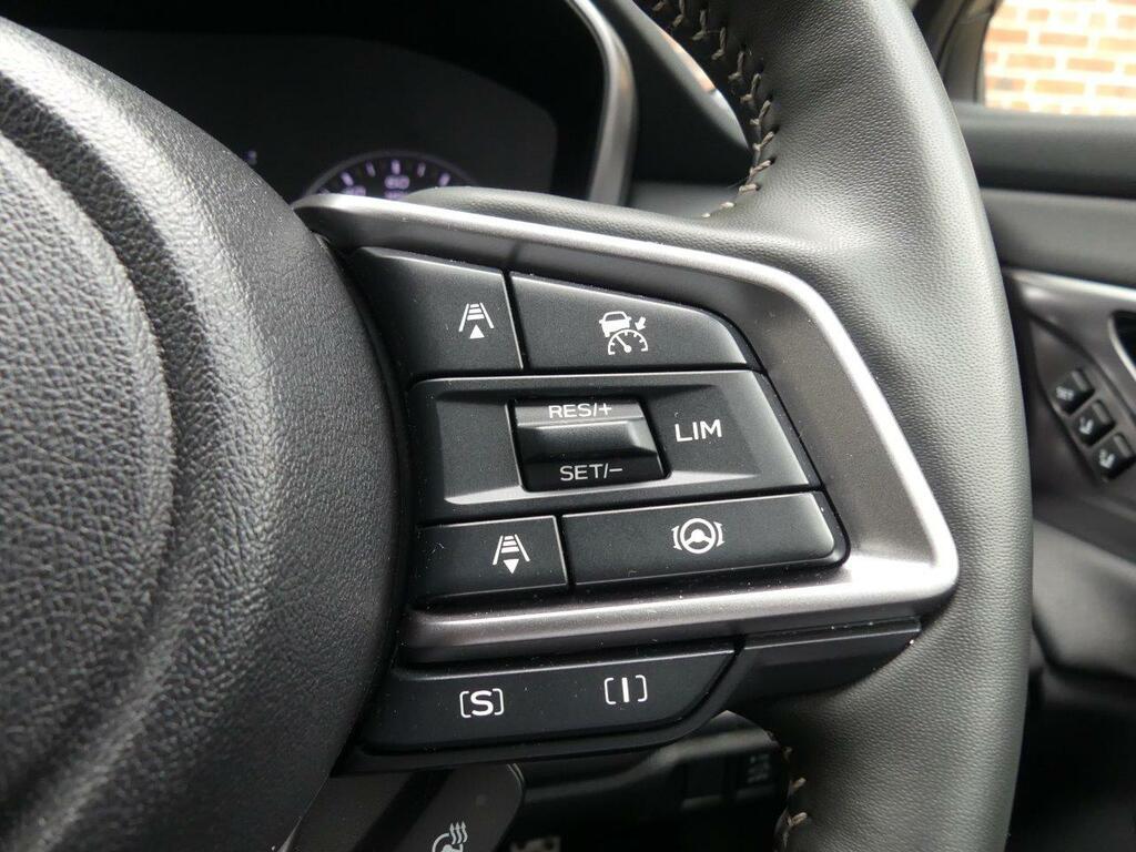 Subaru Outback Subaru Outback 2525 2.5I Touring Estate Lineartro White #4