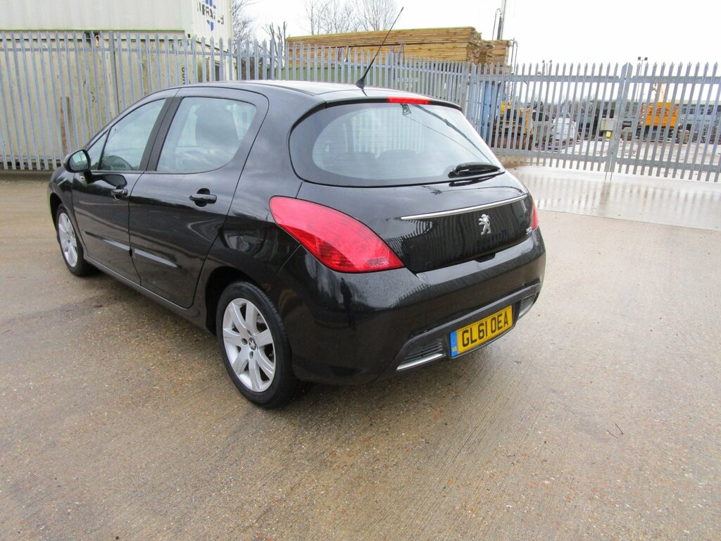 Peugeot 308 1.6 Hdi Active Hatchback Euro 5 Black #2
