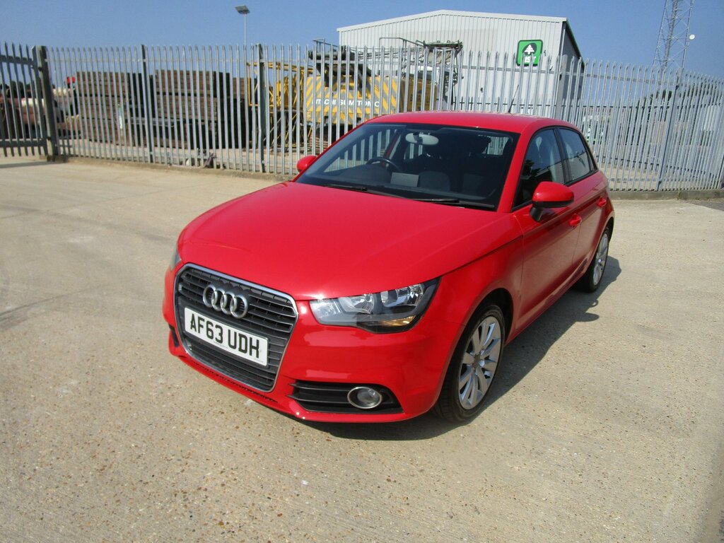 Audi A1 1.4 Tfsi Sport Sportback Euro 5 Red #3