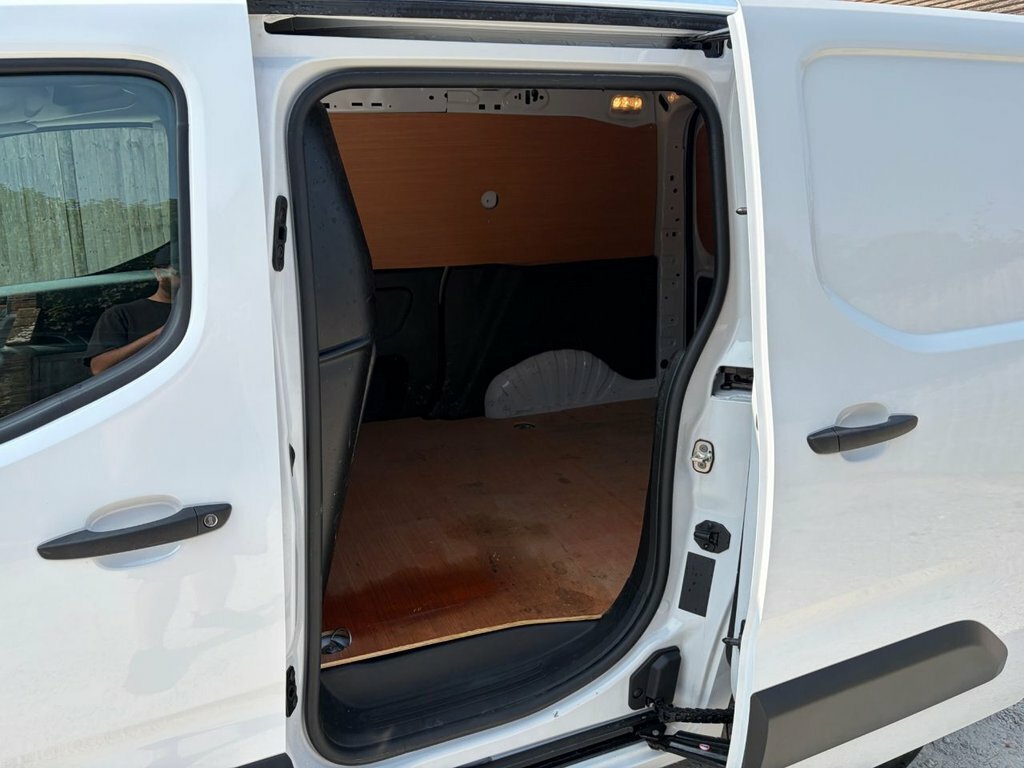 Vauxhall Combo Cargo Xl 1.5 Turbo D 10 White #38