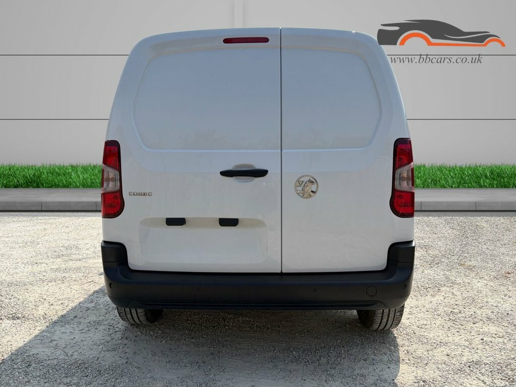 Vauxhall Combo 1.5L Prime White #4