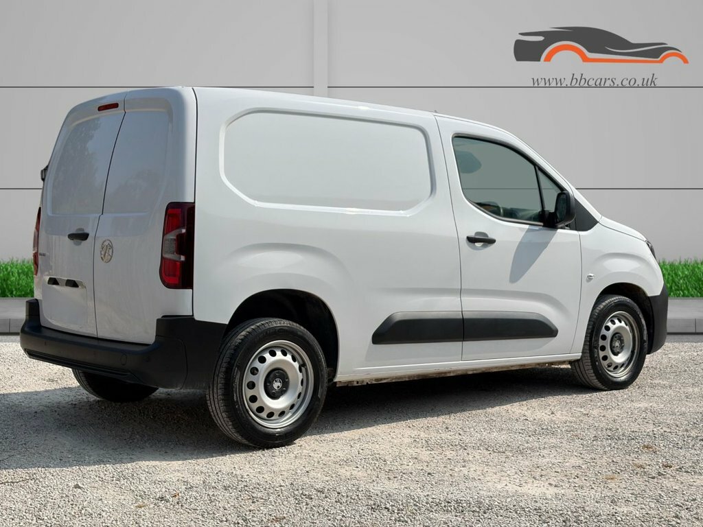Vauxhall Combo 1.5L Prime White #5