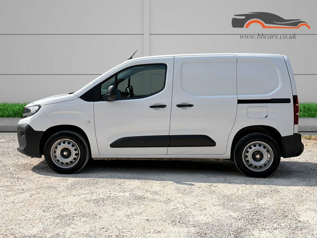 Vauxhall Combo 1.5L Prime White #2