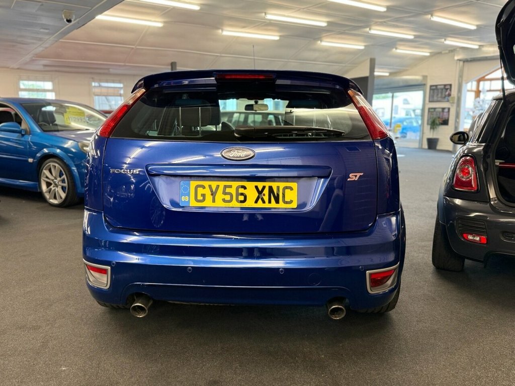 Ford Focus Saloon 1.6 Ghia 200655 Black #5
