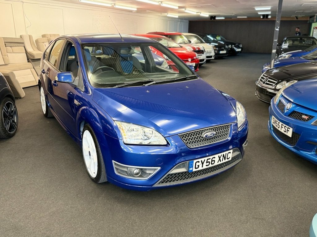 Ford Focus Saloon 1.6 Ghia 200655 Black #2