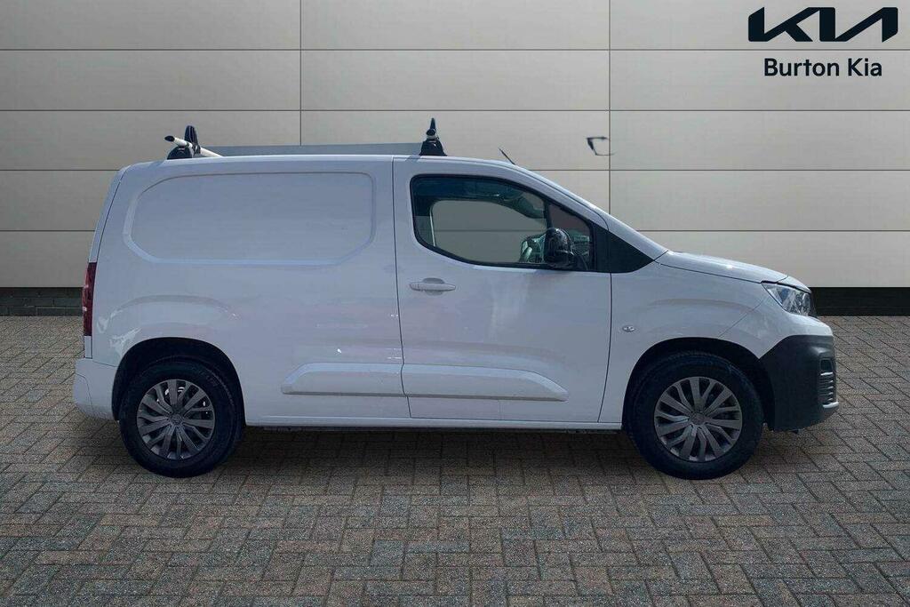 Peugeot E-Partner 800 50Kwh Asphalt Premium Standard Panel Van White #3
