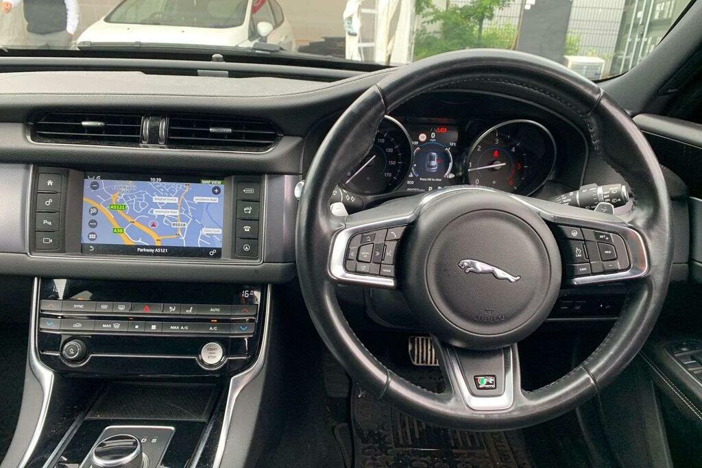 Jaguar XF 2.0D Portfolio Saloon Euro 6 S S White #15