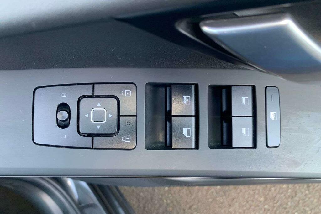 Kia e-Niro 64.8Kwh 3 Suv 201 Bhp Red #18