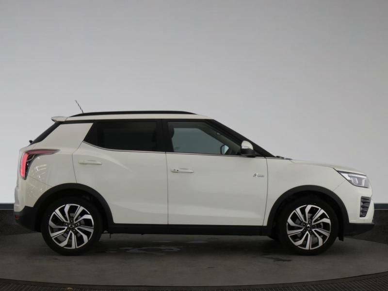 SsangYong Tivoli 1.5P Ultimate White #2