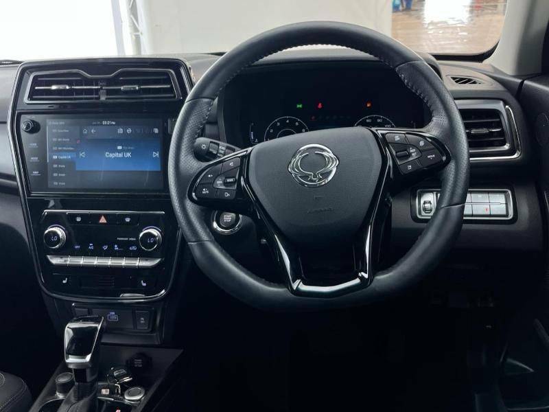 SsangYong Tivoli 1.5P Ultimate White #6