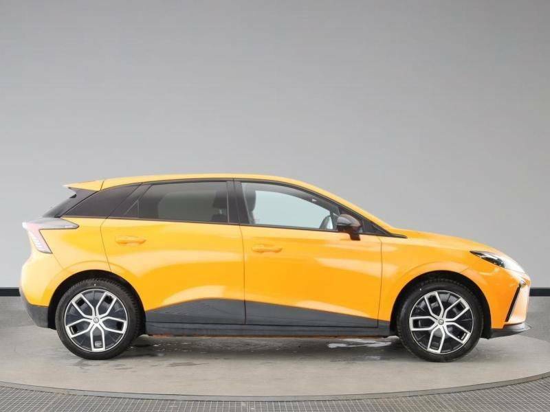 MG MG4 150Kw Trophy Ev Long Range 64Kwh - 2023 Orange