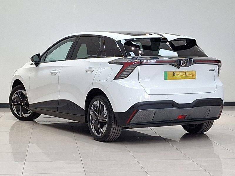 MG MG4 150Kw Trophy Ev Long Range 64Kwh White #2